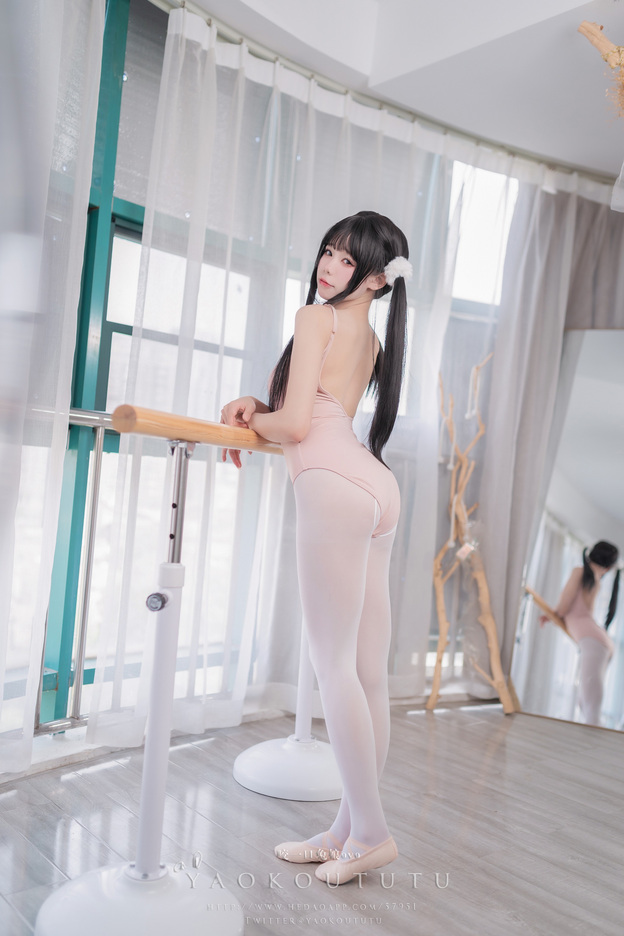咬一口兔娘 - NO.032 (黏黏团子兔) 来不及的舞蹈课 [86P1V]-XikXak